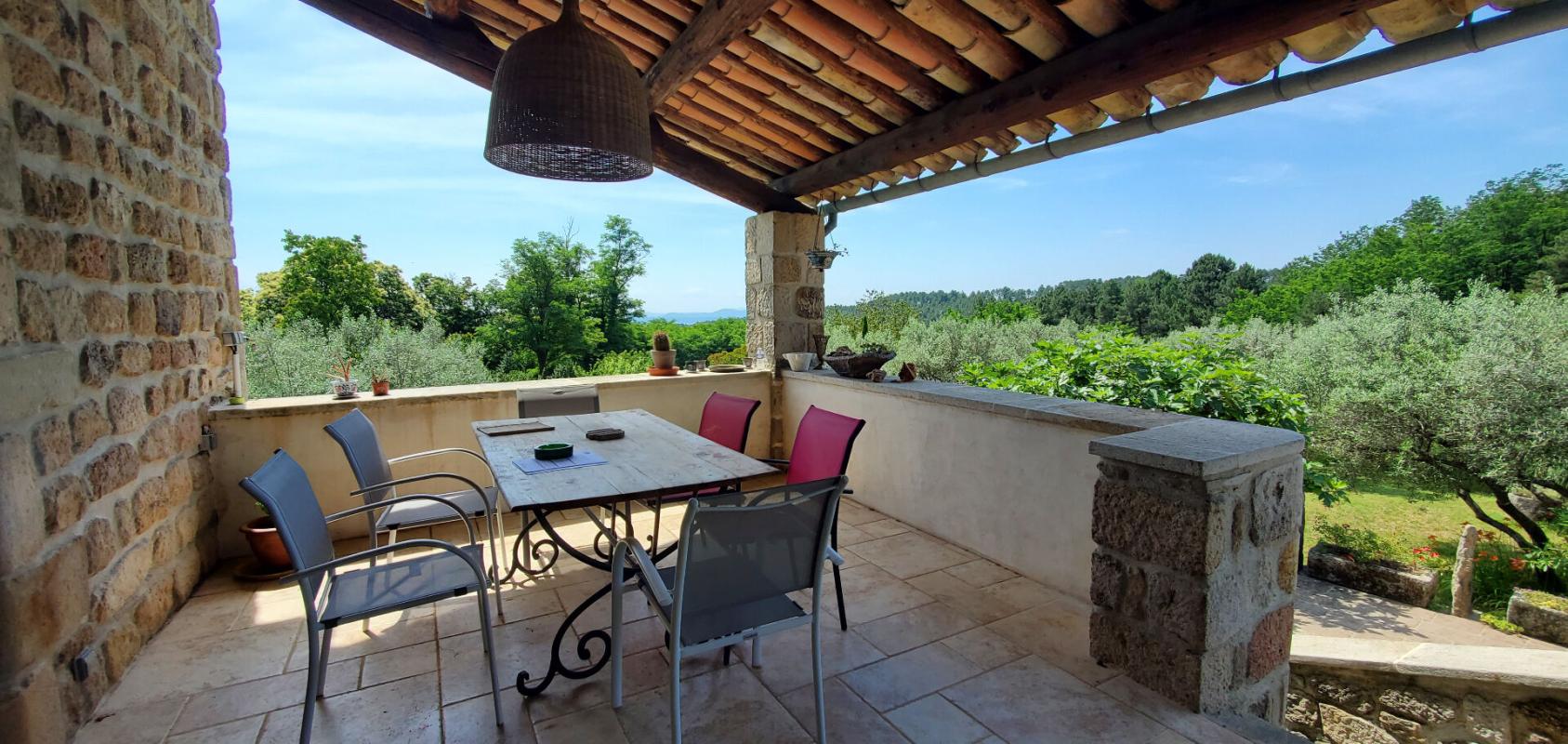 PAYZAC MAS PROVENÇAL DU XVIIIe, VUE ALPES ET MONT VENTOUX. CINQ CHAMBRES, IMMENSE SALON, GRANDE PISCINE, SIX TERRASSES. OPPORTUNITÉ UNIQUE À SAISIR 12