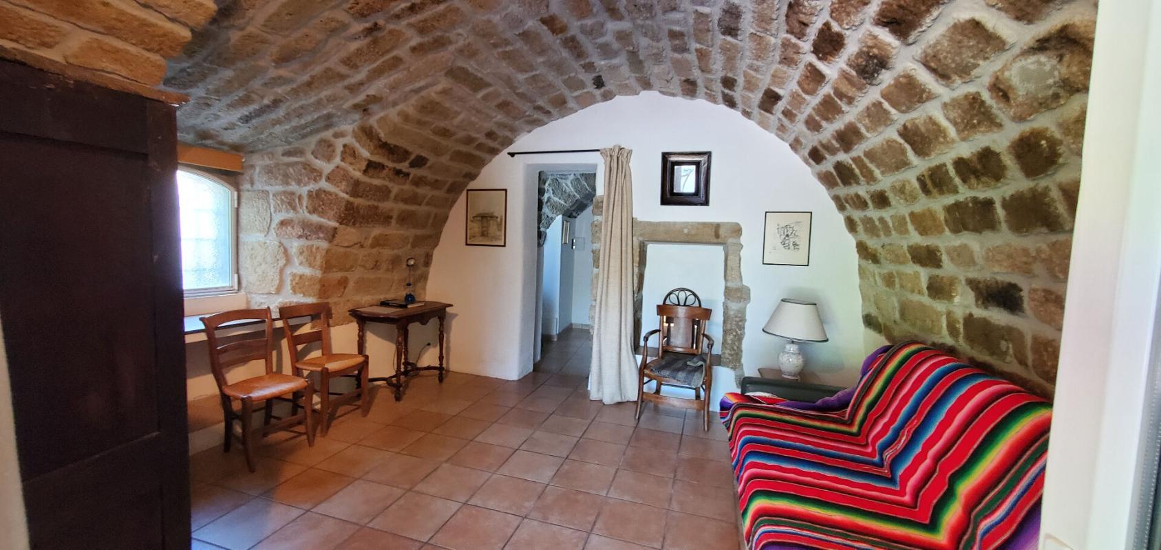 PAYZAC MAS PROVENÇAL DU XVIIIe, VUE ALPES ET MONT VENTOUX. CINQ CHAMBRES, IMMENSE SALON, GRANDE PISCINE, SIX TERRASSES. OPPORTUNITÉ UNIQUE À SAISIR 2