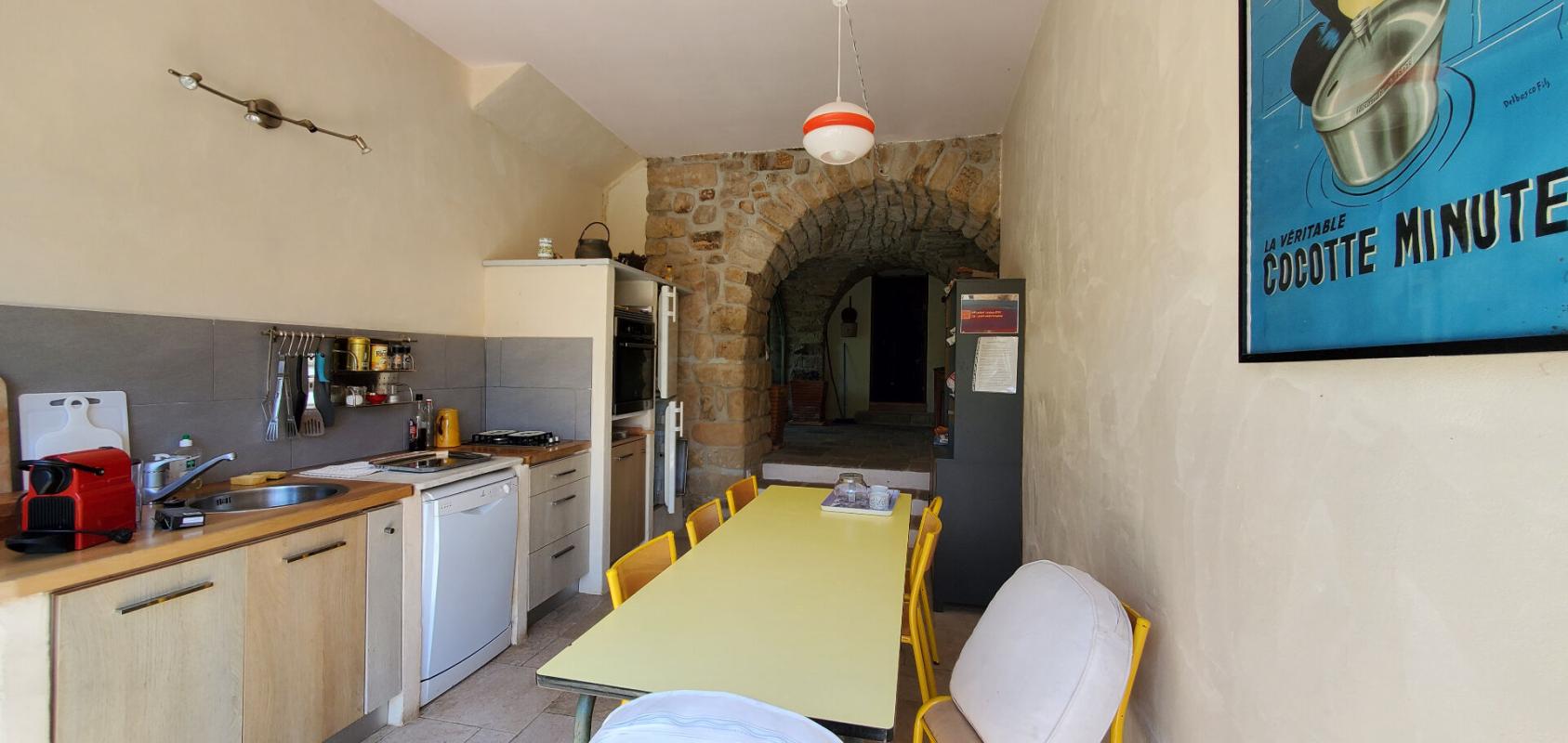 PAYZAC MAS PROVENÇAL DU XVIIIe, VUE ALPES ET MONT VENTOUX. CINQ CHAMBRES, IMMENSE SALON, GRANDE PISCINE, SIX TERRASSES. OPPORTUNITÉ UNIQUE À SAISIR 4