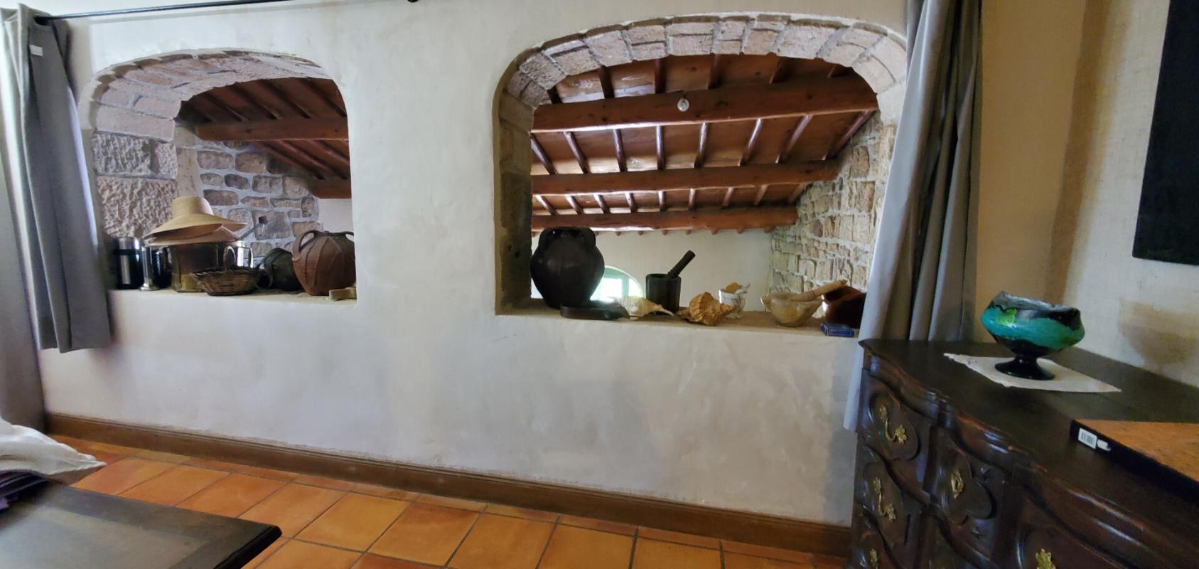 PAYZAC MAS PROVENÇAL DU XVIIIe, VUE ALPES ET MONT VENTOUX. CINQ CHAMBRES, IMMENSE SALON, GRANDE PISCINE, SIX TERRASSES. OPPORTUNITÉ UNIQUE À SAISIR 8