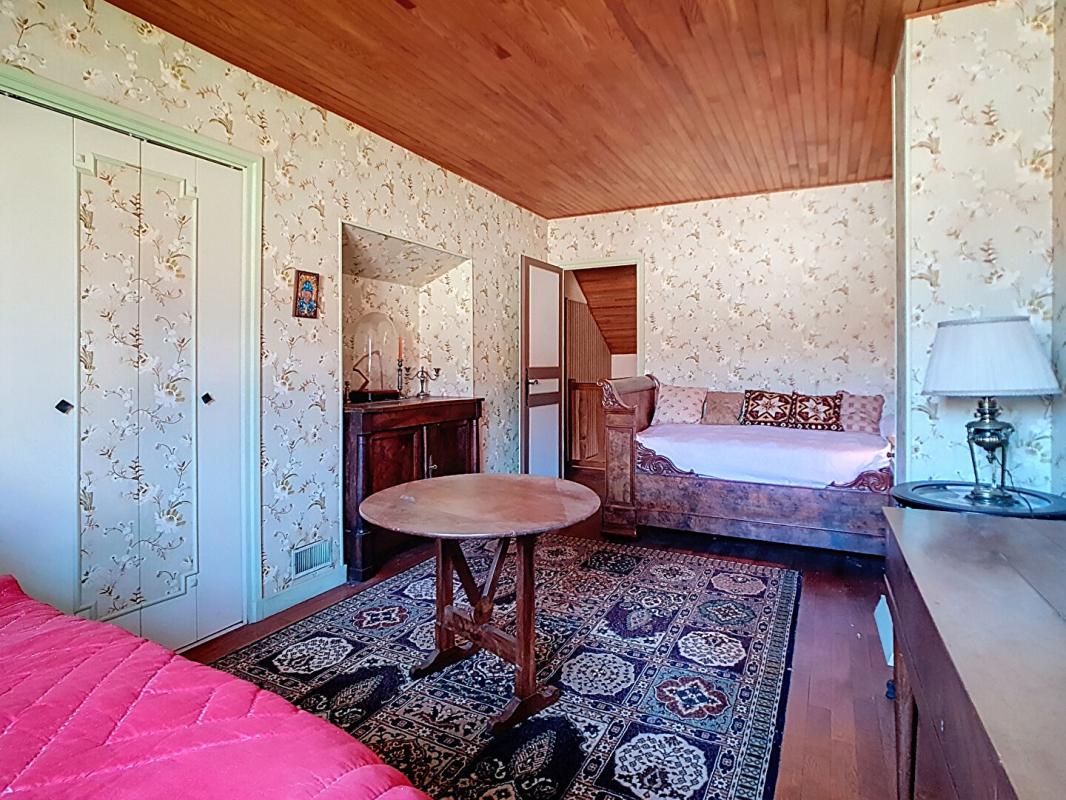 LA ROCHE-EN-BRENIL Maison La Roche En Brenil 5 pièce(s) 153 m2 10