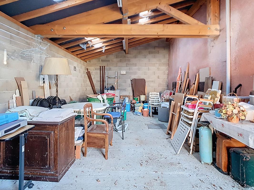 LA ROCHE-EN-BRENIL Maison La Roche En Brenil 5 pièce(s) 153 m2 16