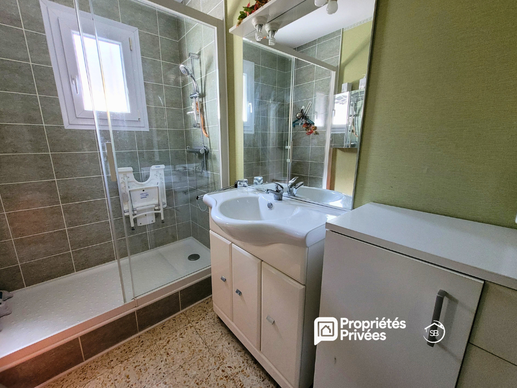 JOYEUSE Maison Joyeuse 6 pièce(s) 152 m2 11