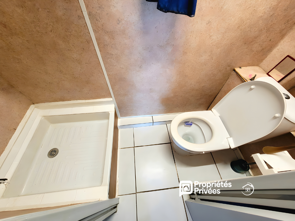 JOYEUSE Maison Joyeuse 6 pièce(s) 152 m2 16