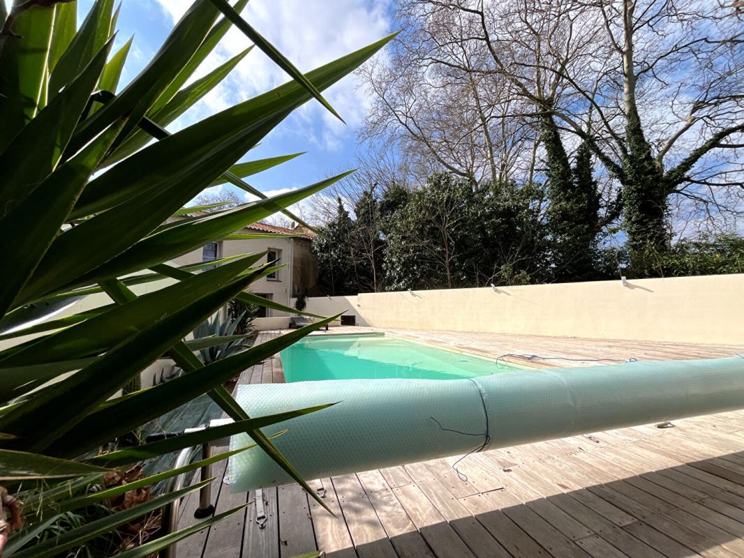 SAINT CYPRIEN PLAGE Magnifique maison en R+1 de 200 m² environs de style mas sans vis-à-vis avec grande piscine 8 sur 4 4