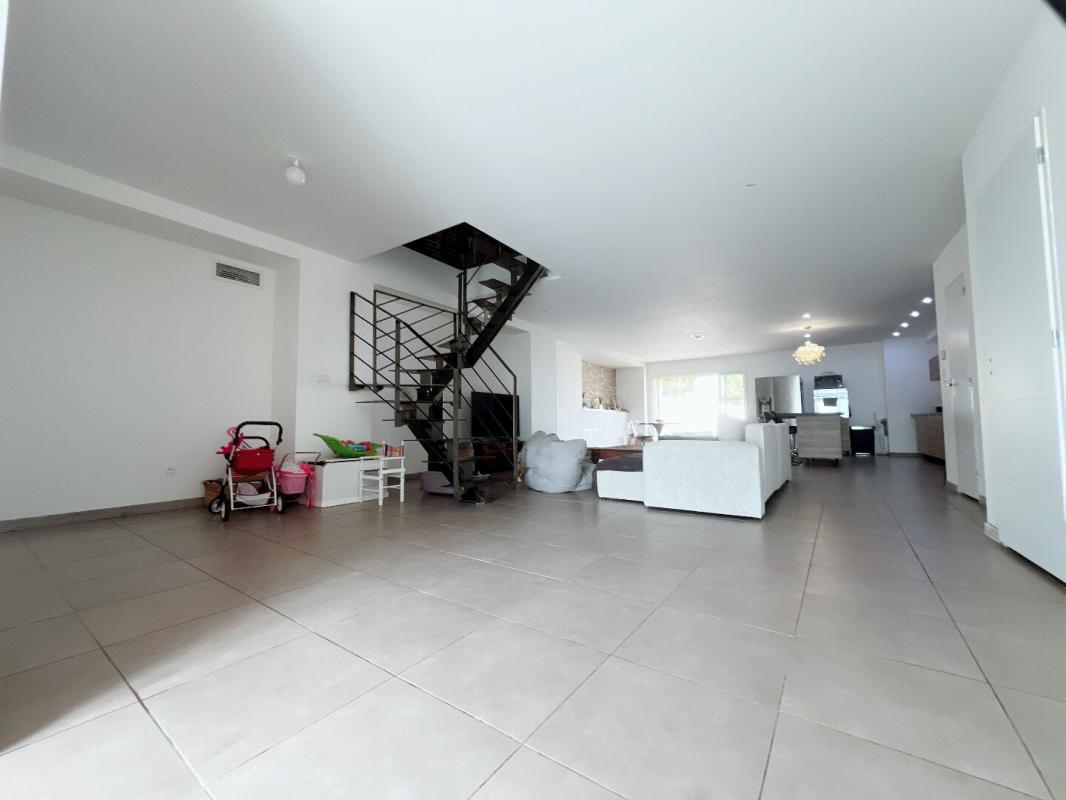 SAINT CYPRIEN PLAGE Magnifique maison en R+1 de 200 m² environs de style mas sans vis-à-vis avec grande piscine 8 sur 4 6