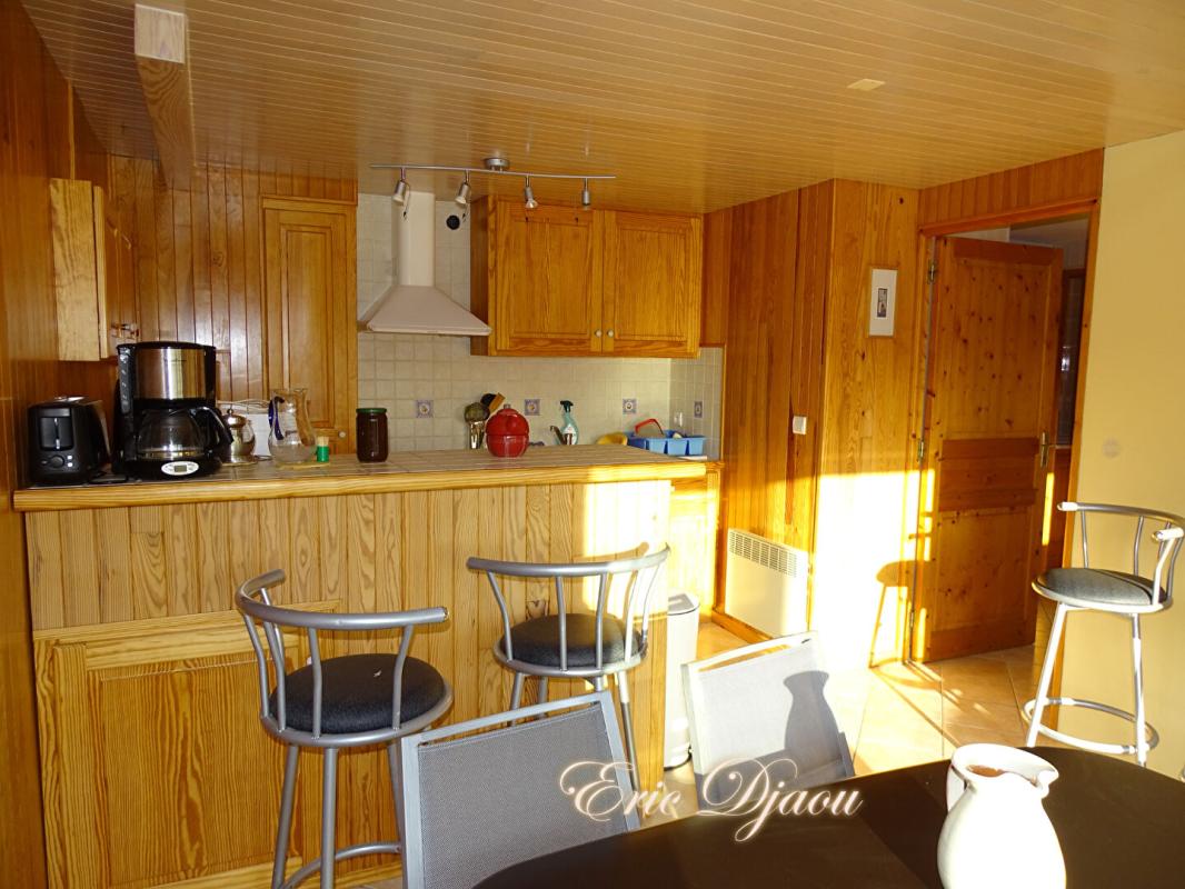 CONDAT-SUR-VEZERE Maison de pays Condat Sur Vezere 10 pièce(s) 236.05 m2 13