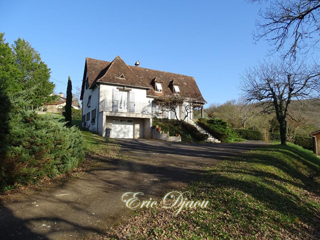 CONDAT-SUR-VEZERE Maison de pays Condat Sur Vezere 10 pièce(s) 236.05 m2 14