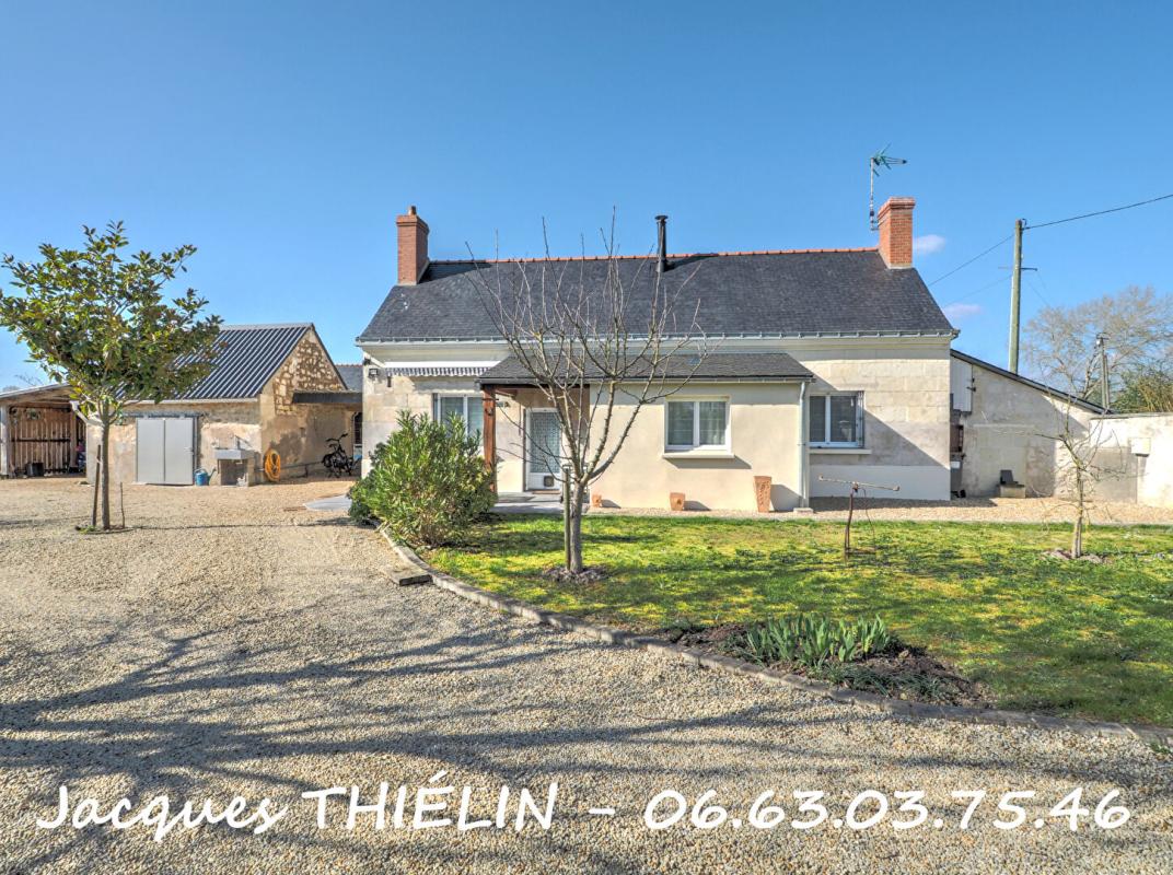 LONGUE-JUMELLES Belle rénovation au calme de la campagne à 5 min de Longué 12