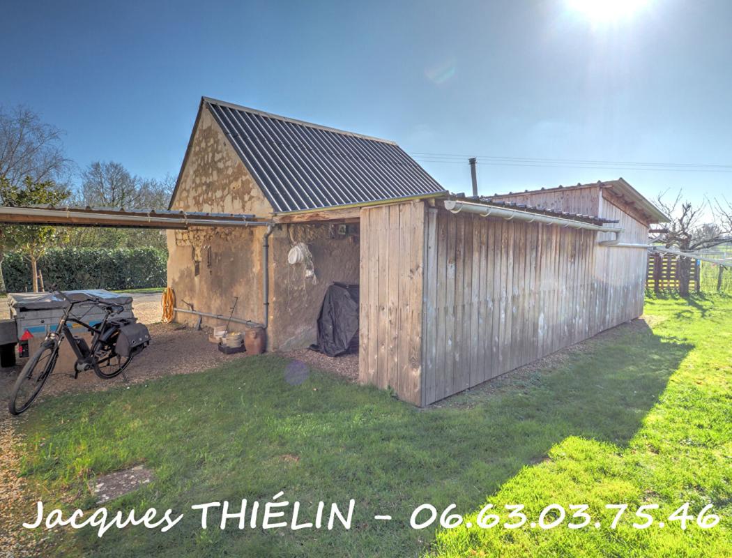 LONGUE-JUMELLES Belle rénovation au calme de la campagne à 5 min de Longué 18