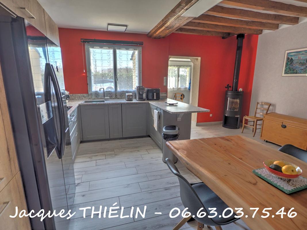 LONGUE-JUMELLES Belle rénovation au calme de la campagne à 5 min de Longué 6