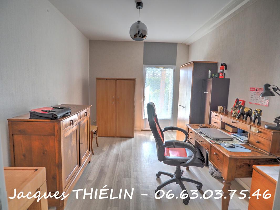 LONGUE-JUMELLES Belle rénovation au calme de la campagne à 5 min de Longué 9