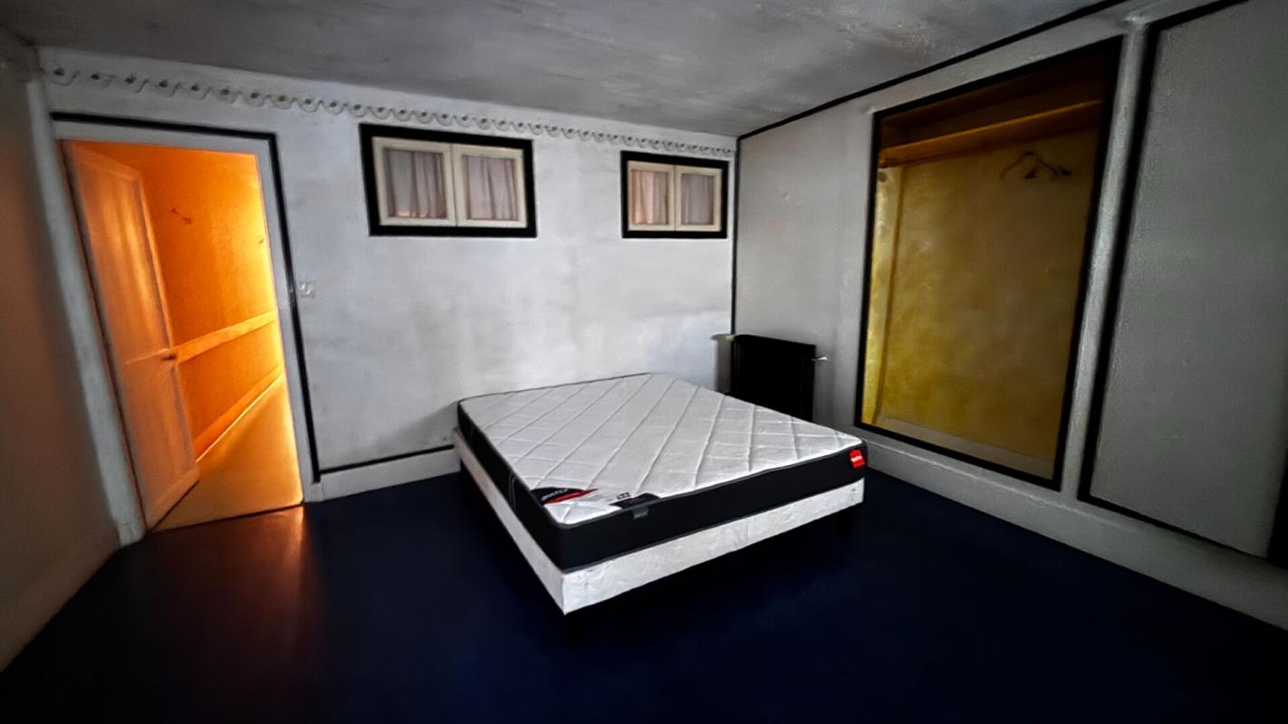 TOURNUS Maison coeur de ville en duplex, 5 P, avec commerce loué 13