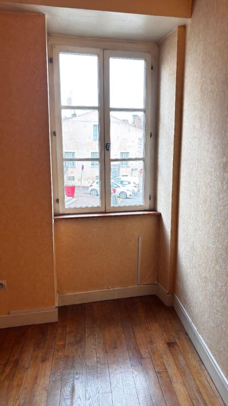 TOURNUS Maison coeur de ville en duplex, 5 P, avec commerce loué 15