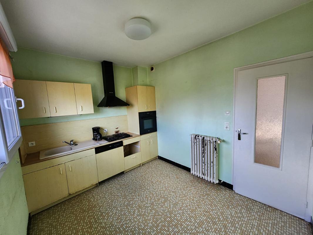 SAINT-HILAIRE-DU-HARCOUET Maison Saint Hilaire Du Harcouet 6 pièce(s) 141 m2 6