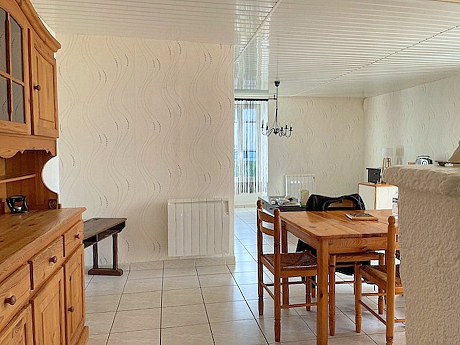 LONGEVES Maison à rénover avec beau potentiel ? 105 m² ? Proche La Rochelle 13