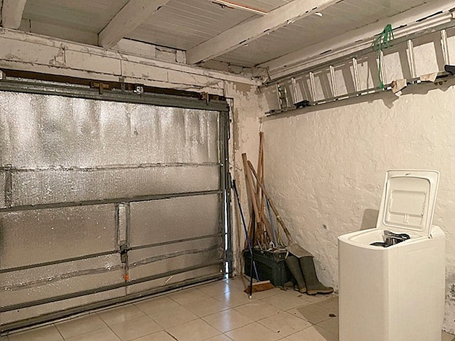 LONGEVES Maison à rénover avec beau potentiel ? 105 m² ? Proche La Rochelle 16