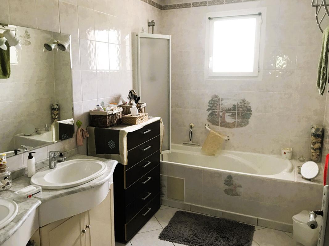 LOUBIENG Maison contemporaine de plain pied sur 113 M² 14