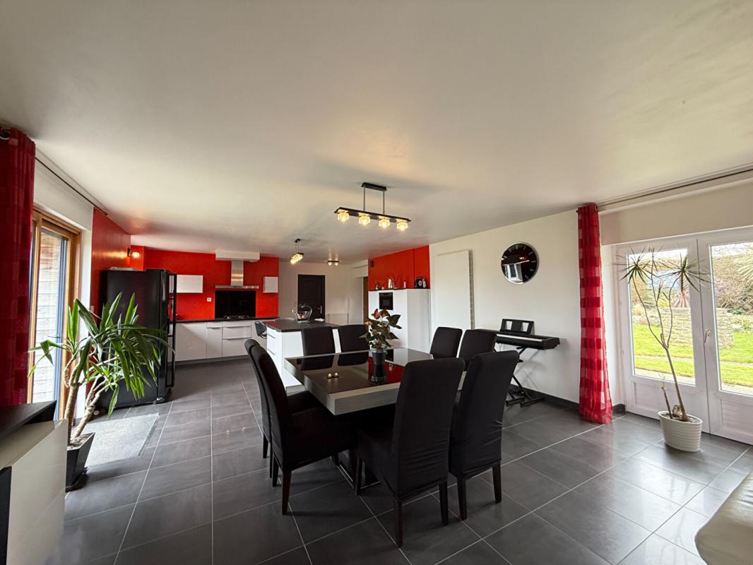 VANNES A 7 min au nord de Vannes. Propriété de caractère aux portes de Vannes, 16 pièces, 310M², 1600 M² de terrain 12