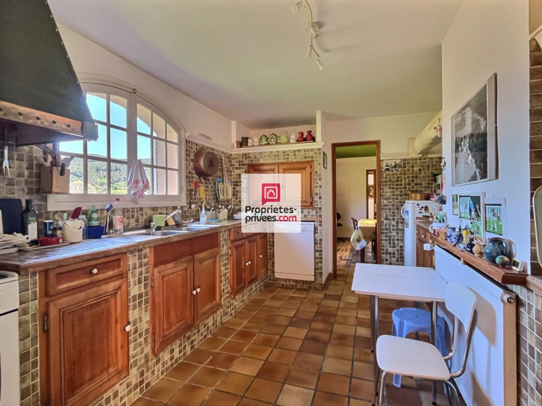 DRAGUIGNAN Maison de type 5 - Piscine + Dépendance 6