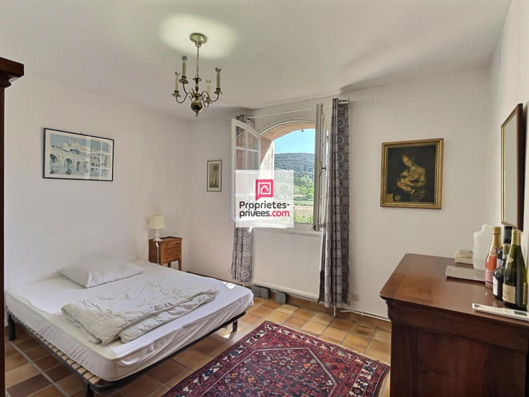 DRAGUIGNAN Maison de type 5 - Piscine + Dépendance 9