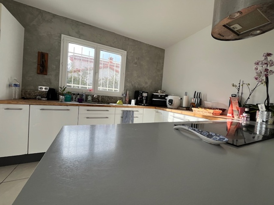 POLLESTRES Magnifique villa de 110 m² en R+1 sur un terrain de 1853 m² avec piscine et sans vis-à-vis 12