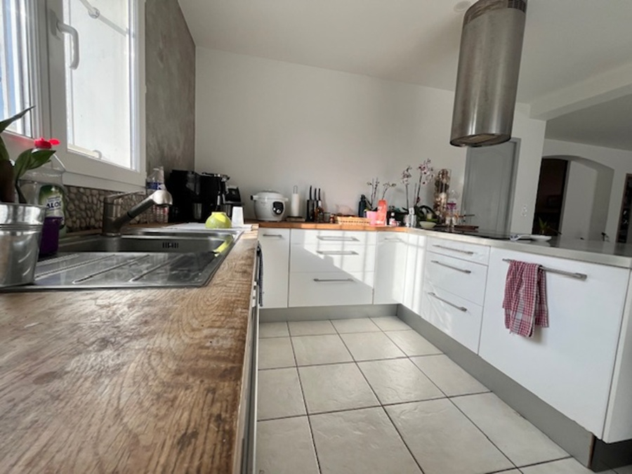 POLLESTRES Magnifique villa de 110 m² en R+1 sur un terrain de 1853 m² avec piscine et sans vis-à-vis 13