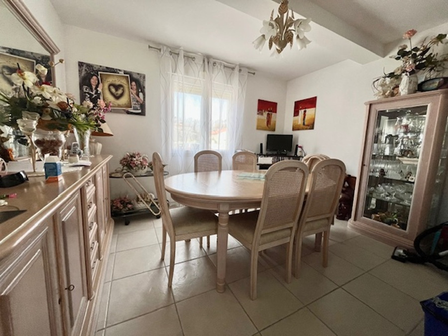 POLLESTRES Magnifique villa de 110 m² en R+1 sur un terrain de 1853 m² avec piscine et sans vis-à-vis 15