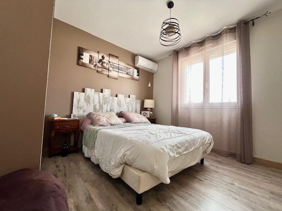 POLLESTRES Magnifique villa de 110 m² en R+1 sur un terrain de 1853 m² avec piscine et sans vis-à-vis 18