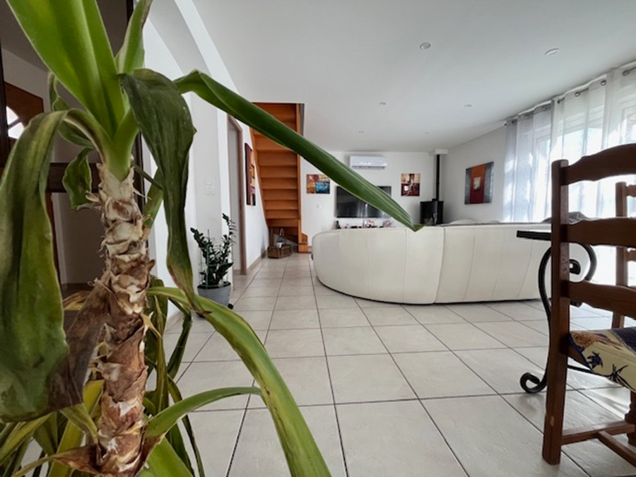 POLLESTRES Magnifique villa de 110 m² en R+1 sur un terrain de 1853 m² avec piscine et sans vis-à-vis 8