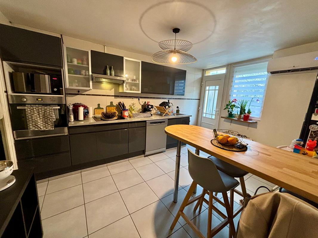 NEVERS Appartement Nevers 5 pièces 121.47 m2 - centre ville - 3 chambres - extérieur 1