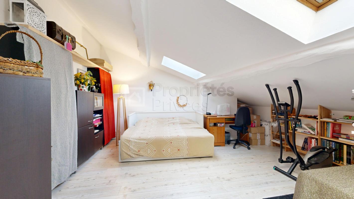 MONTGISCARD Maison de village T4 rénovée au coeur du village 13