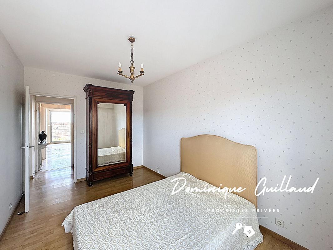 NIMES Nîmes-Notre Dame-Appartement 5 pièces 120 m2 avec loggia balcon terrasse 21 m² / Garage / 2 parkings /Cave 10