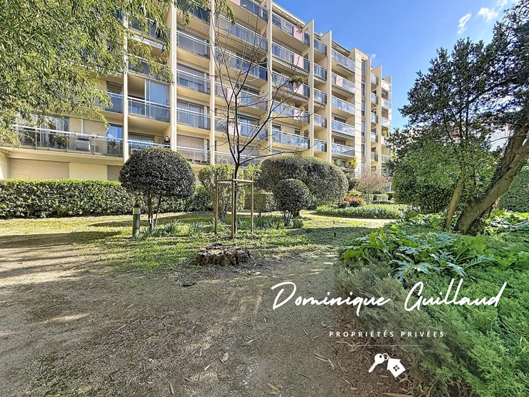 NIMES Nîmes-Notre Dame-Appartement 5 pièces 120 m2 avec loggia balcon terrasse 21 m² / Garage / 2 parkings /Cave 15