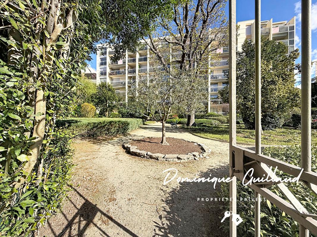 NIMES Nîmes-Notre Dame-Appartement 5 pièces 120 m2 avec loggia balcon terrasse 21 m² / Garage / 2 parkings /Cave 17