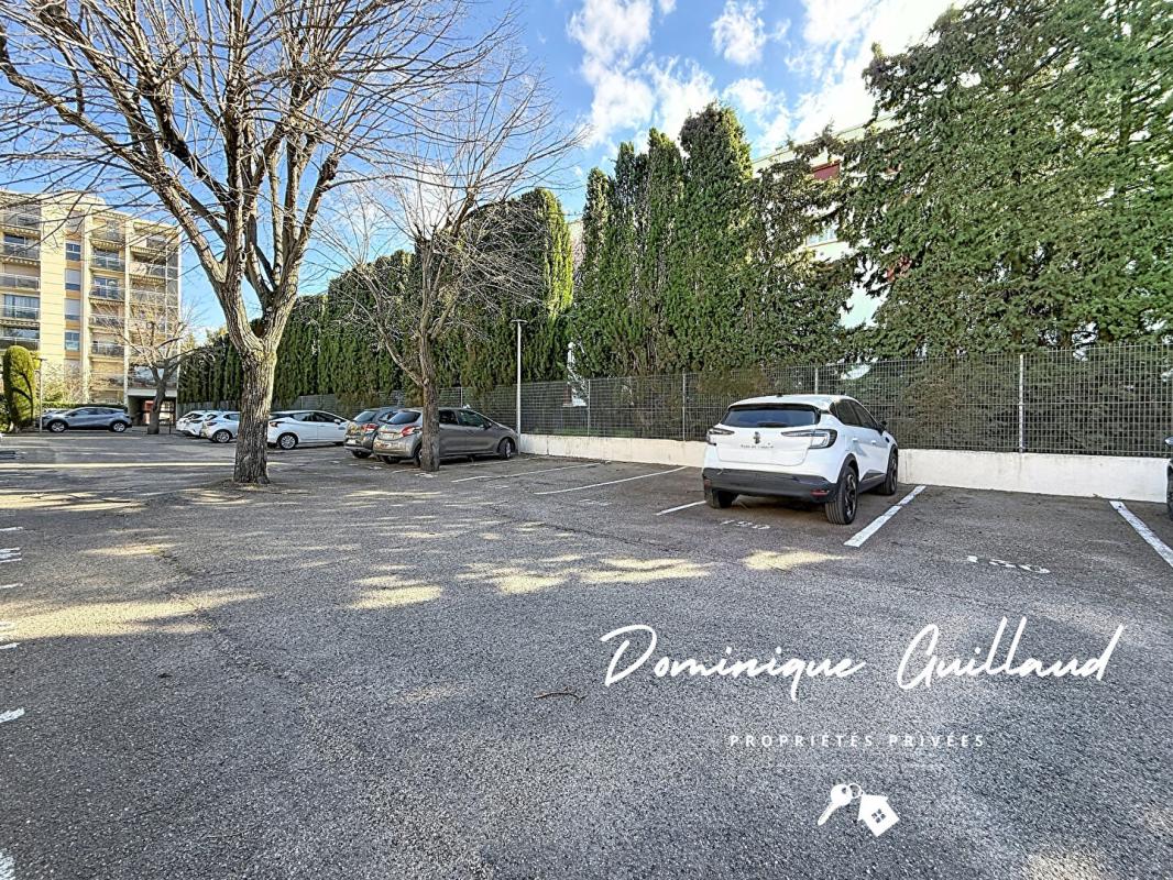 NIMES Nîmes-Notre Dame-Appartement 5 pièces 120 m2 avec loggia balcon terrasse 21 m² / Garage / 2 parkings /Cave 18