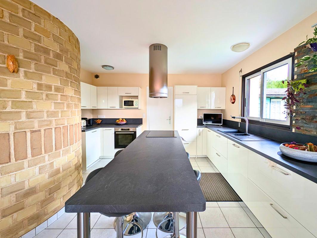 SAINTE-LUCE-SUR-LOIRE Maison Sainte Luce Sur Loire 4 pièce(s) 110 m2 2