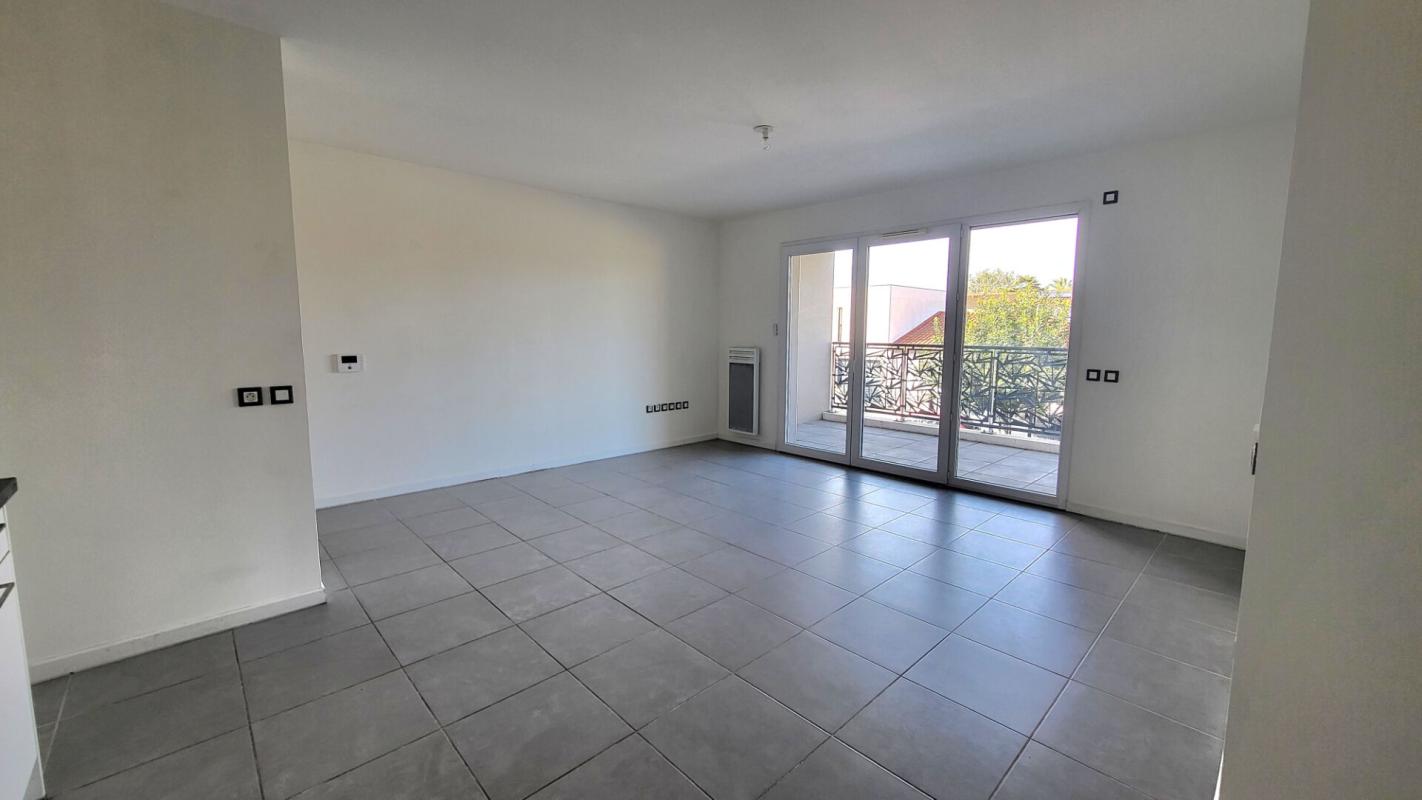 SAINT-CYPRIEN Appartement Saint Cyprien 3 pièce(s) 67 m2 2