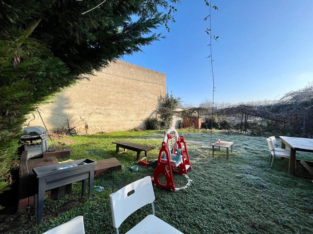 FOURCHAMBAULT Immeuble Fourchambault 200m² - 2 appartements - Jardin 10