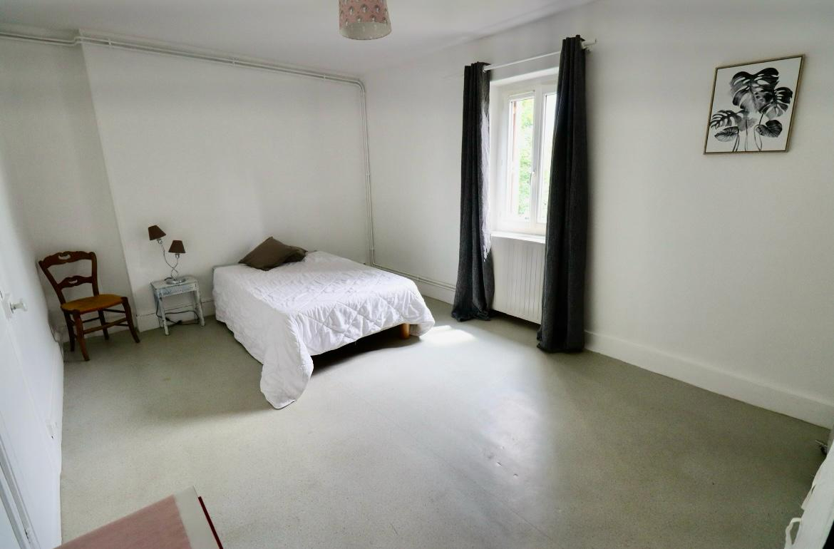 FOURCHAMBAULT Immeuble Fourchambault 200m² - 2 appartements - Jardin 8