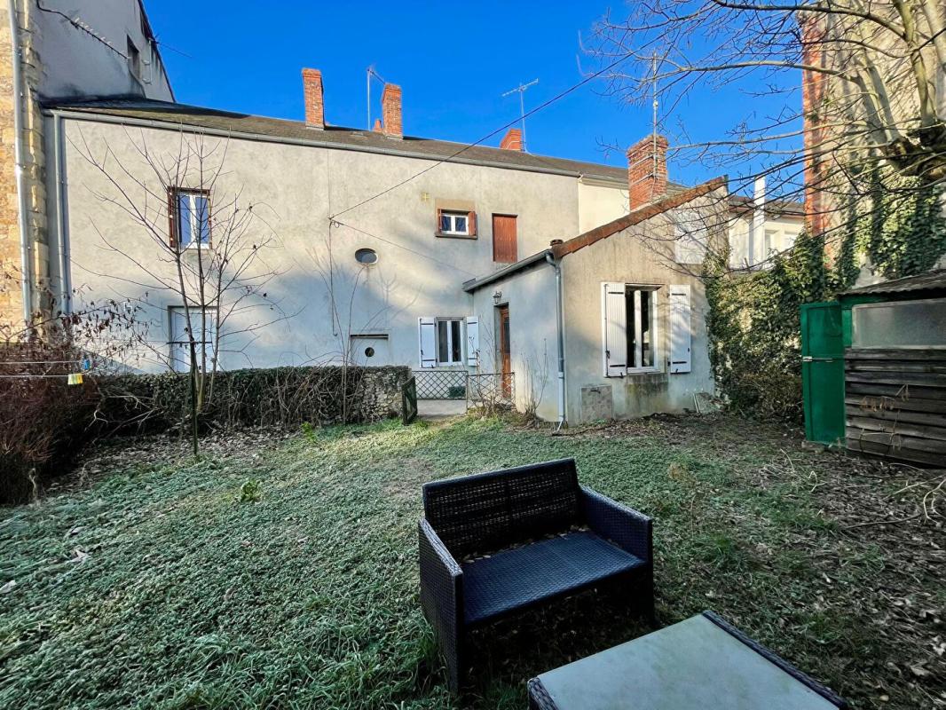 FOURCHAMBAULT Immeuble Fourchambault 200m² - 2 appartements - Jardin 9