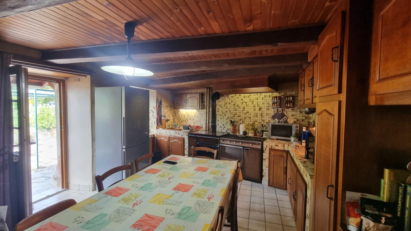 SABLIERES Maison de hameau en pierre au calme 10