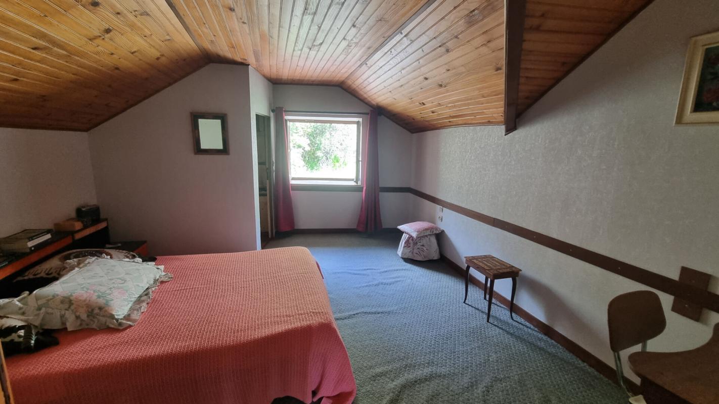 SABLIERES Maison de hameau en pierre au calme 11