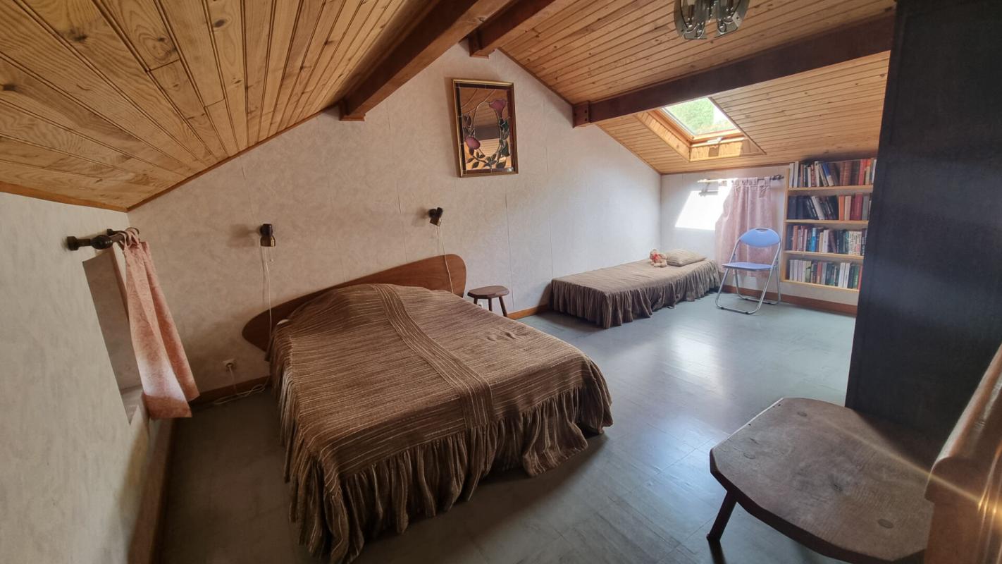 SABLIERES Maison de hameau en pierre au calme 14