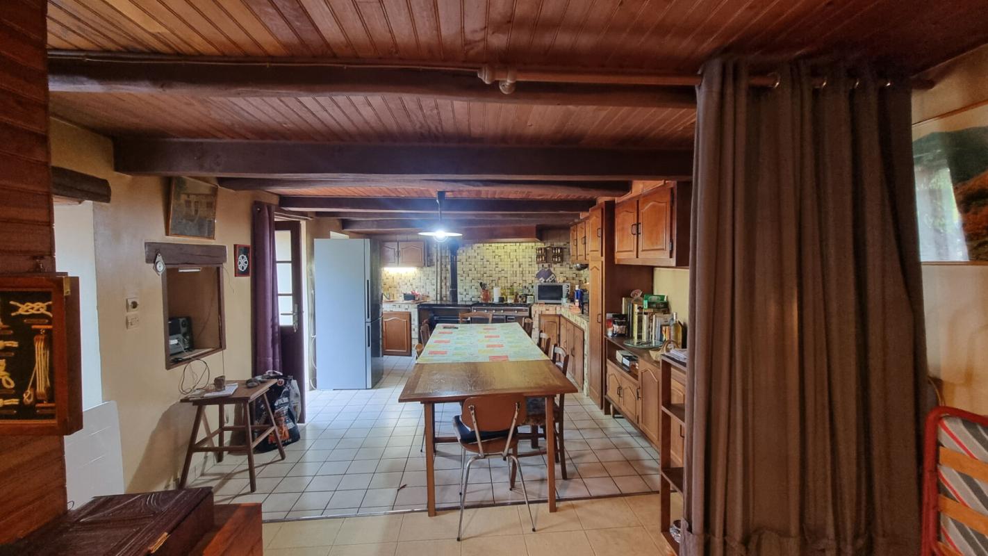 SABLIERES Maison de hameau en pierre au calme 9