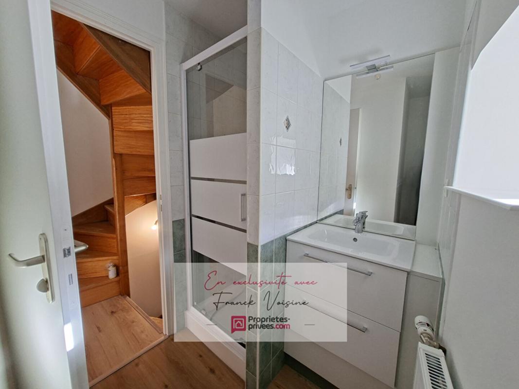 LES HERBIERS A VENDRE en Exclusivité aux Herbiers, Maison de centre-ville de 51 m2 env avec 2 chambres 12