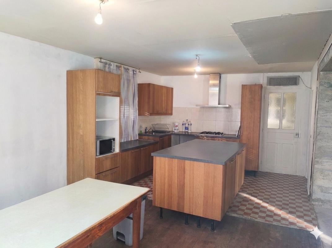 SAINT-BRIEUC-DE-MAURON Maison 3 Chambres 107 m2 et dépendances 2