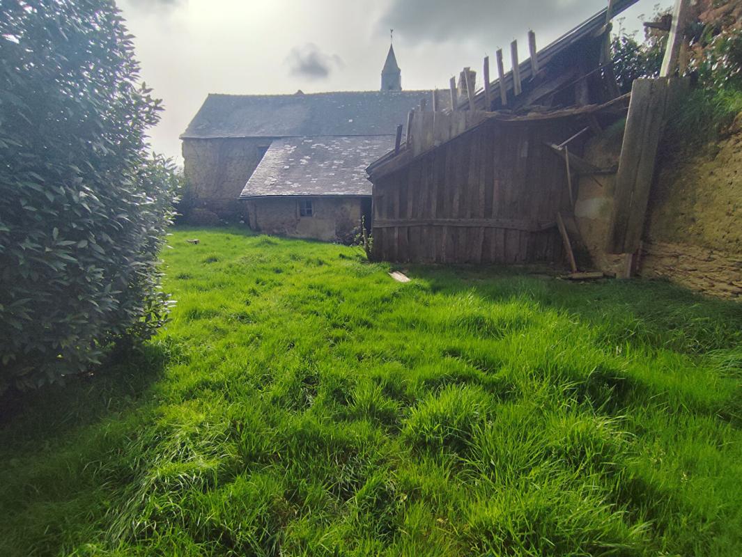 SAINT-BRIEUC-DE-MAURON Maison 3 Chambres 107 m2 et dépendances 9