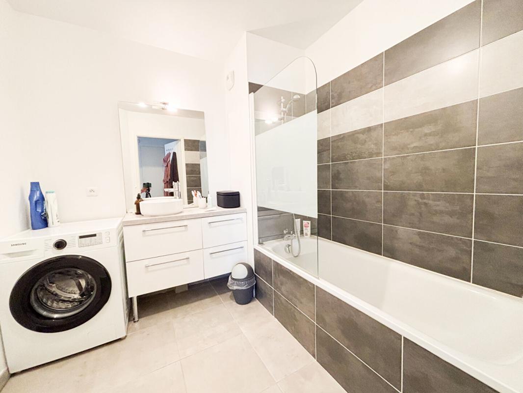 AIX-EN-PROVENCE Appartement 3 pièces meublé avec terrasse  Aix-en-Provence La Duranne 6