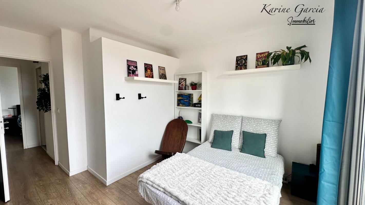 SIX-FOURS-LES-PLAGES SIX FOURS LES PLAGES - PROXIMITE DU CENTRE VILLE - PETITE COPROPRIETE AU CALME - APPARTEMENT T3  - CAVE PRIVATIVE 13